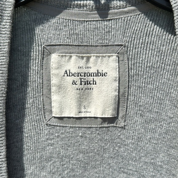 Abercrombie and Fitch grey cardigan size small - Picture 2 of 4